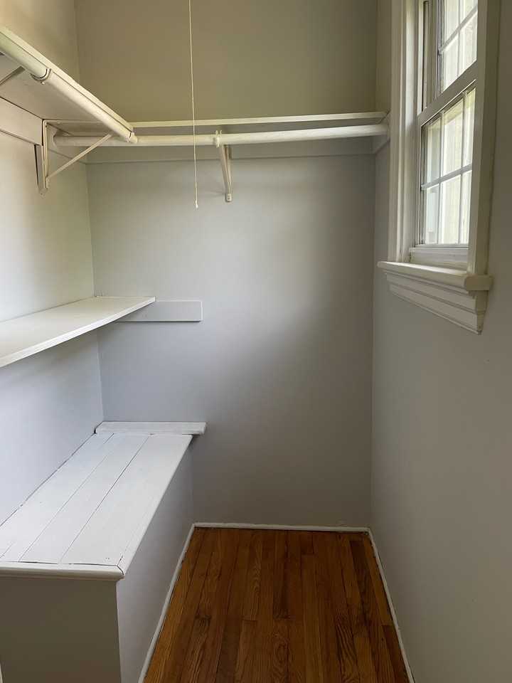 3429 W Franklin St #1 - Photo 6 of 9