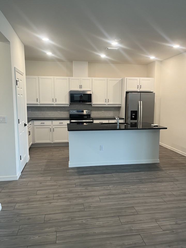 2620 89th Street Cir E #NA - Photo 7 of 36