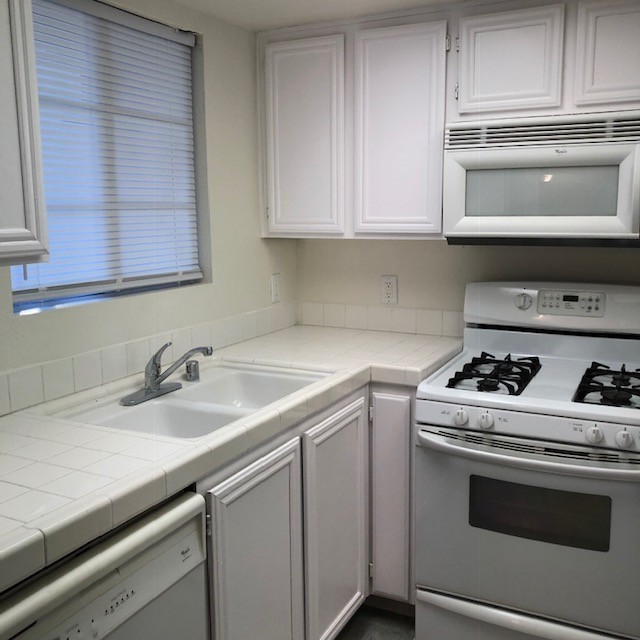 1908 Rio Canyon Court #101 - Photo 5 of 16