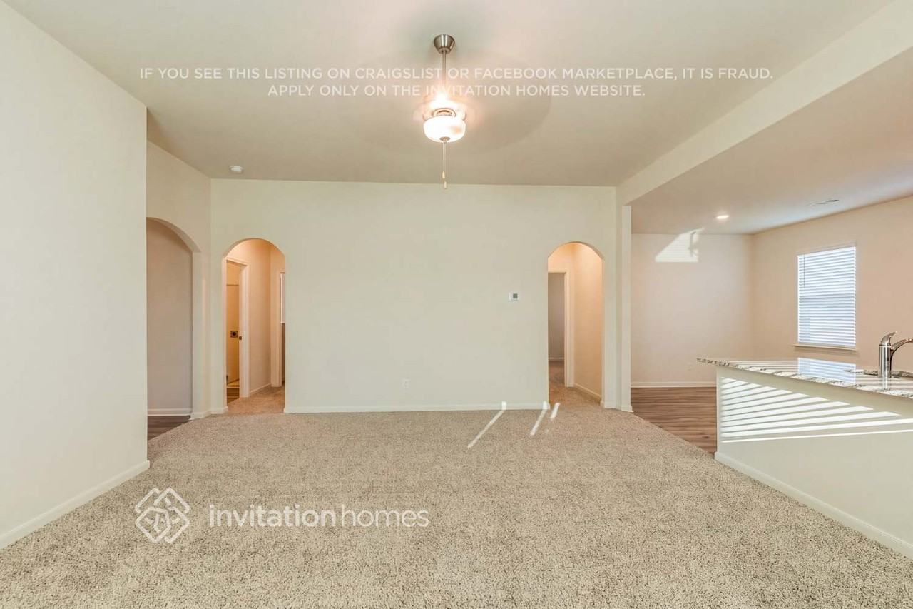 10805 Copper Hills Ln - Photo 6 of 19