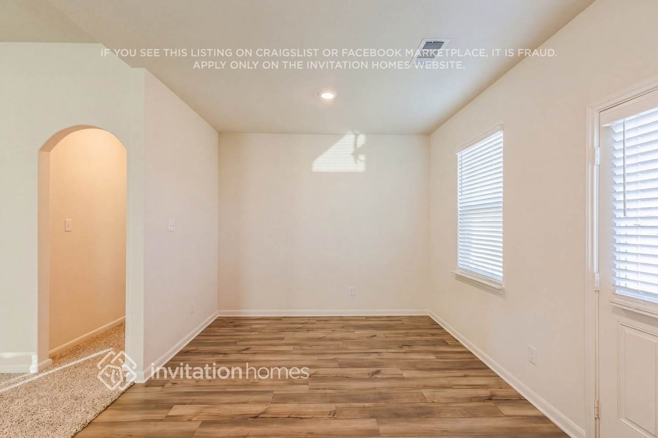 10805 Copper Hills Ln - Photo 4 of 19