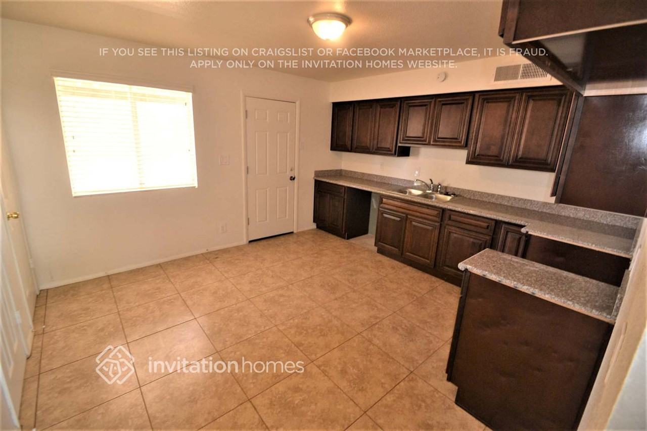297 S 95th St - Photo 4 of 12