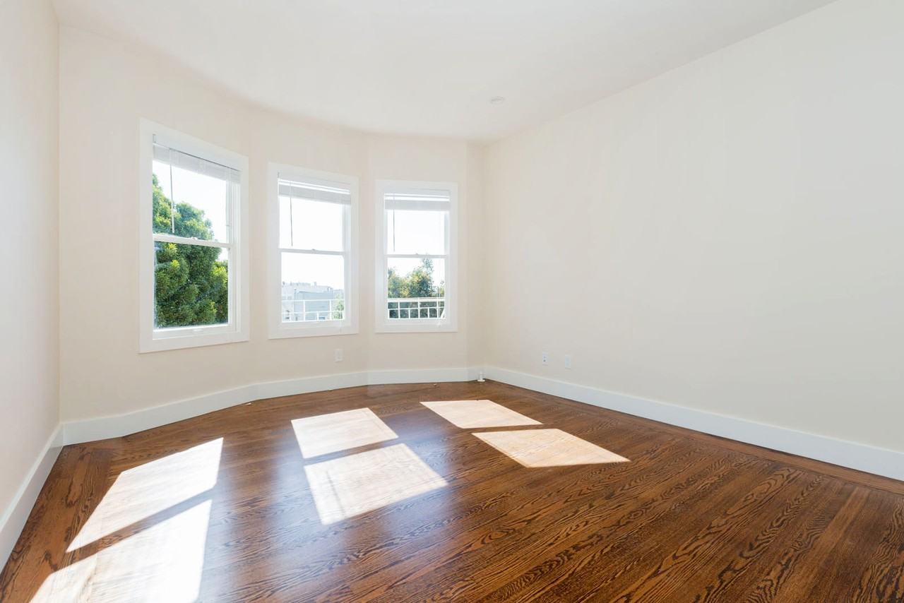 430 Baker - Photo 5 of 18