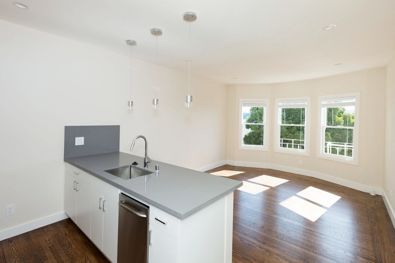 430 Baker - Photo 7 of 18
