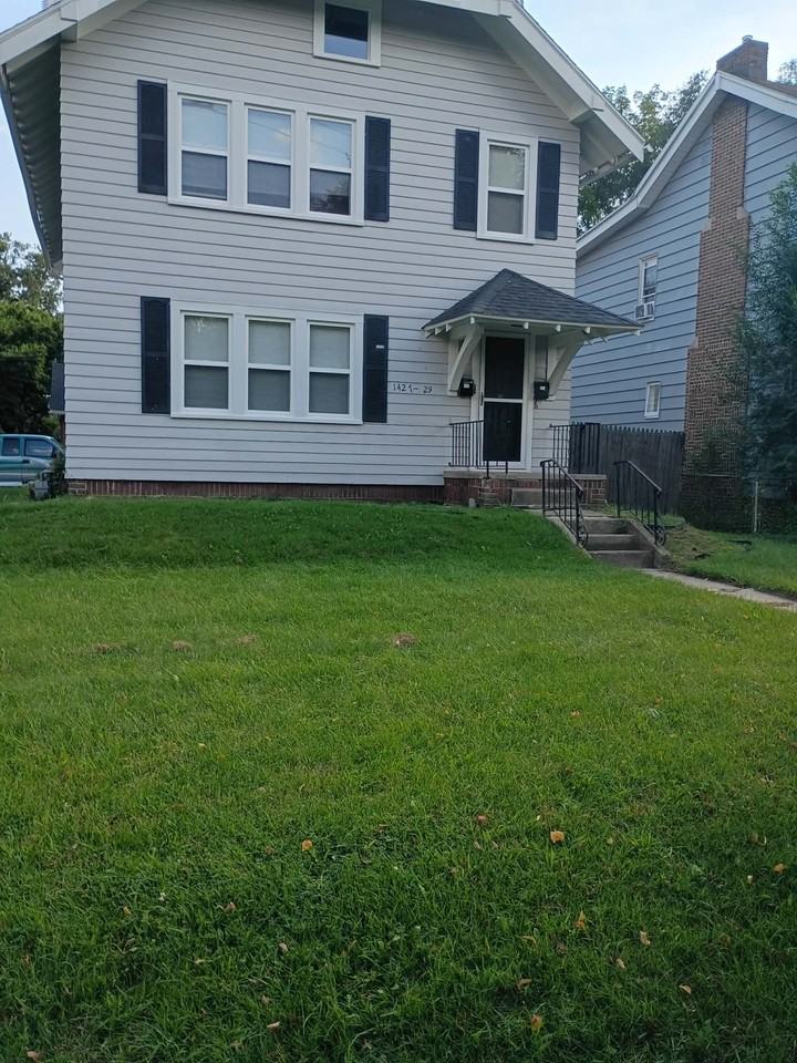 1427 Royalton Rd - Photo 2 of 15