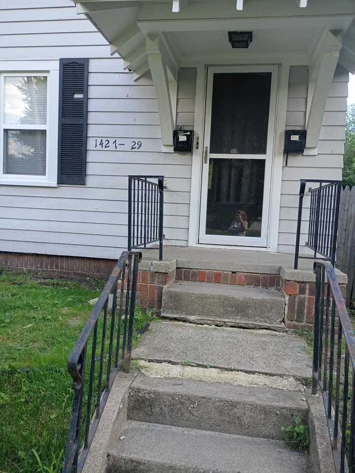 1427 Royalton Rd - Photo 3 of 15