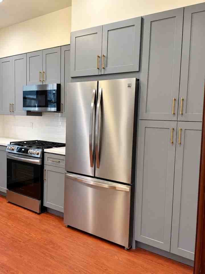 129 Fair Oaks St #2 - Photo 3 of 18