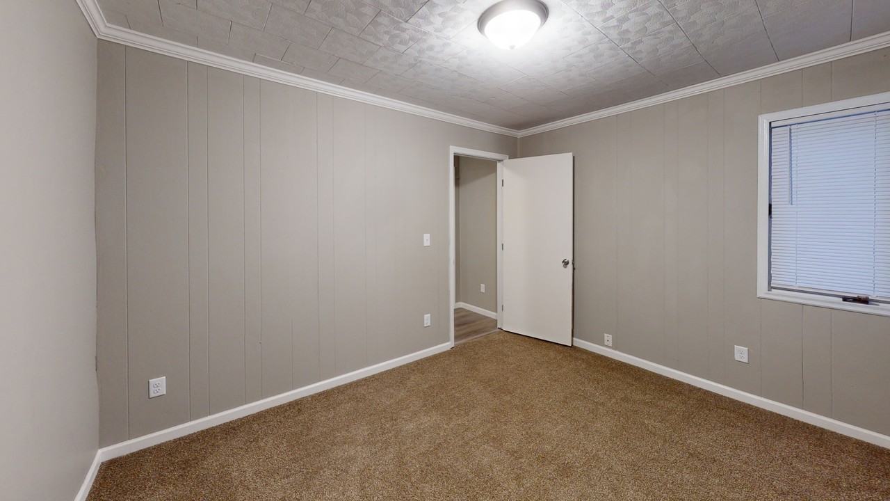 1321 S College Ave #1 - Photo 6 of 13