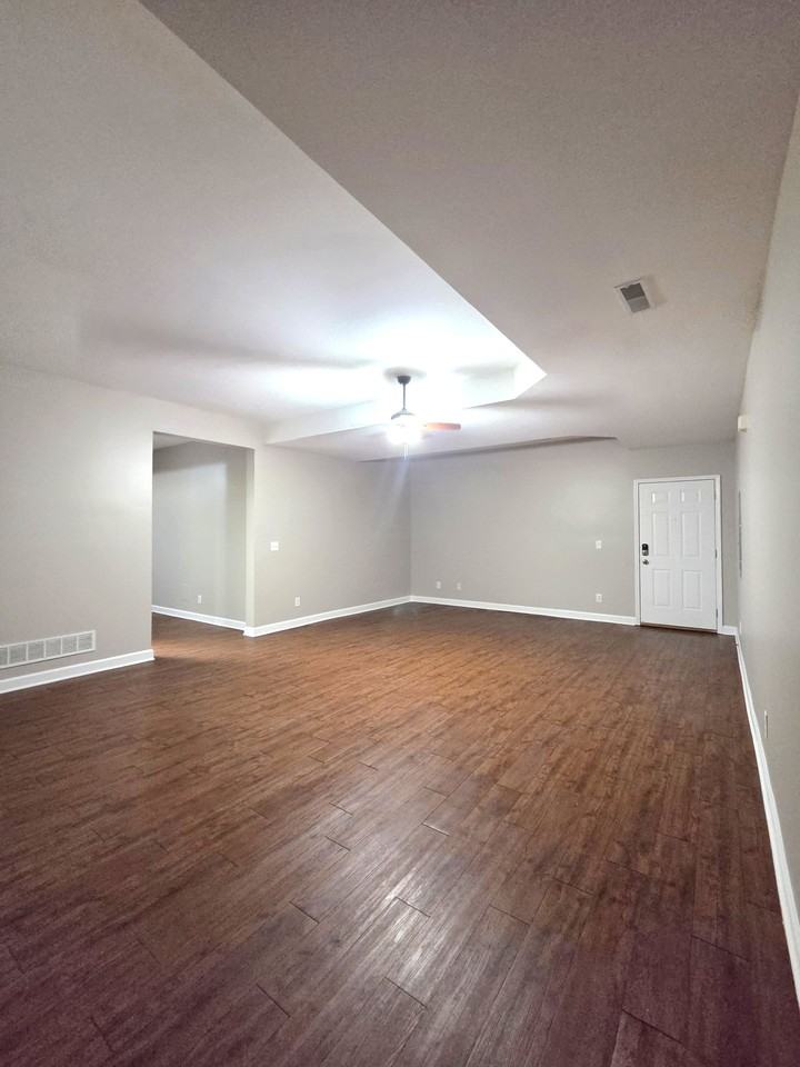 2026 North 3372nd Road102 #102 - Photo 3 of 20