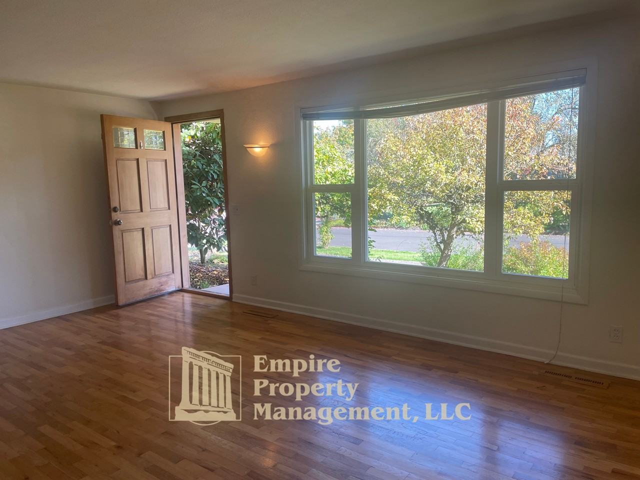 1090 Corydon St #1 - Photo 6 of 26