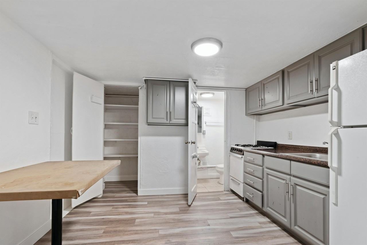 740 E 820 N - Photo 6 of 12