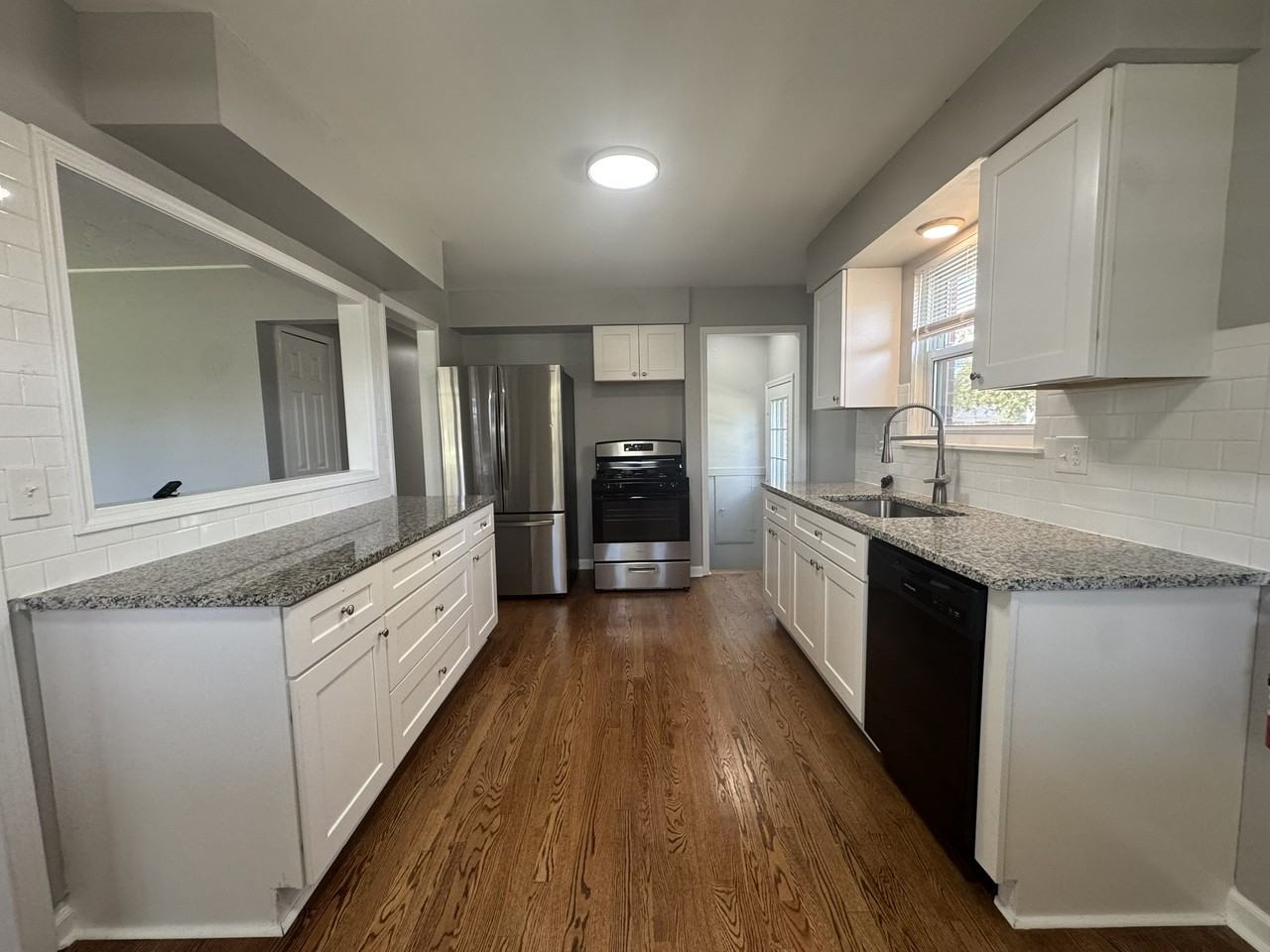 1900 W Jefferson Ave #1 - Photo 4 of 18