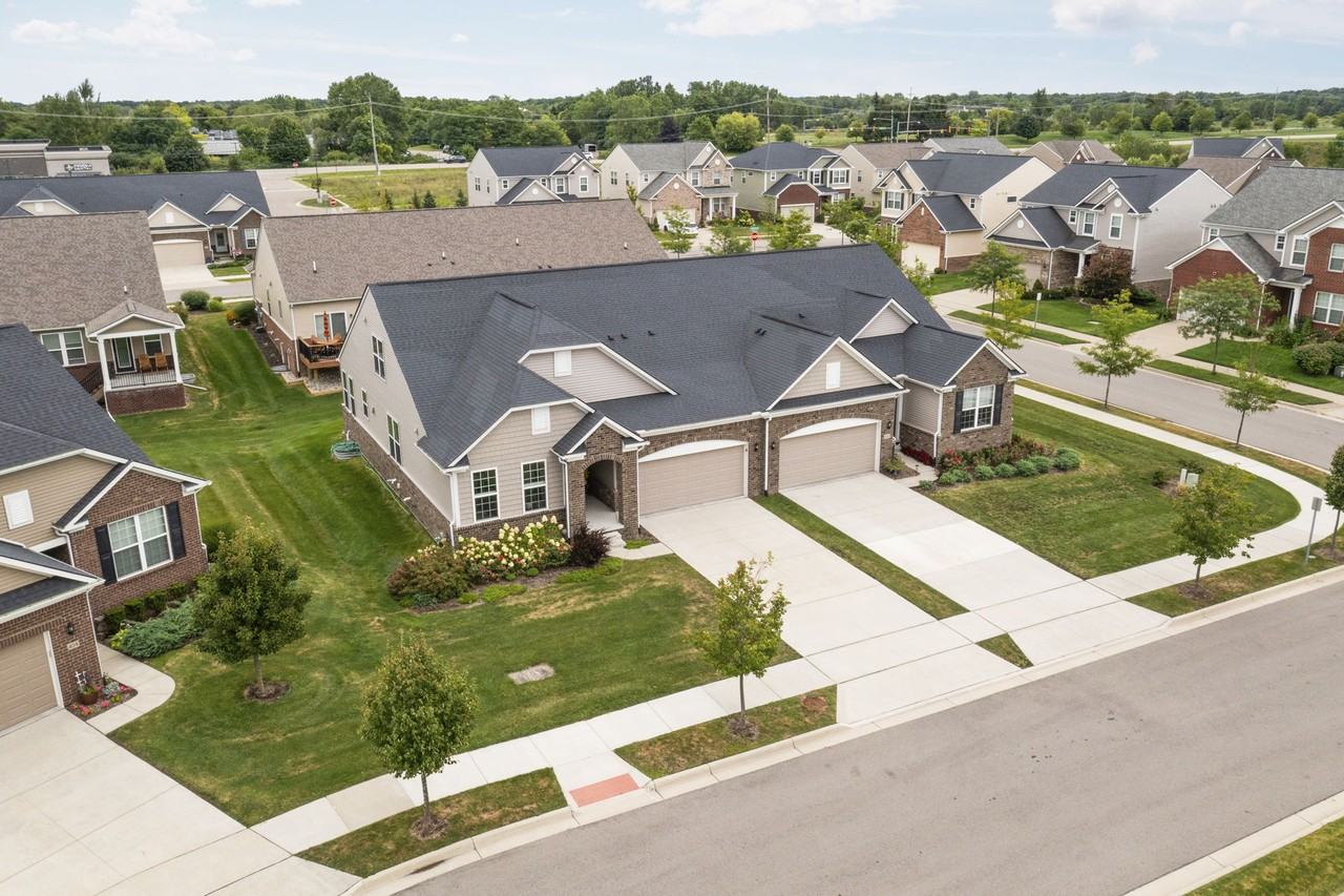 402 Henstride Ct #1 - Photo 4 of 34