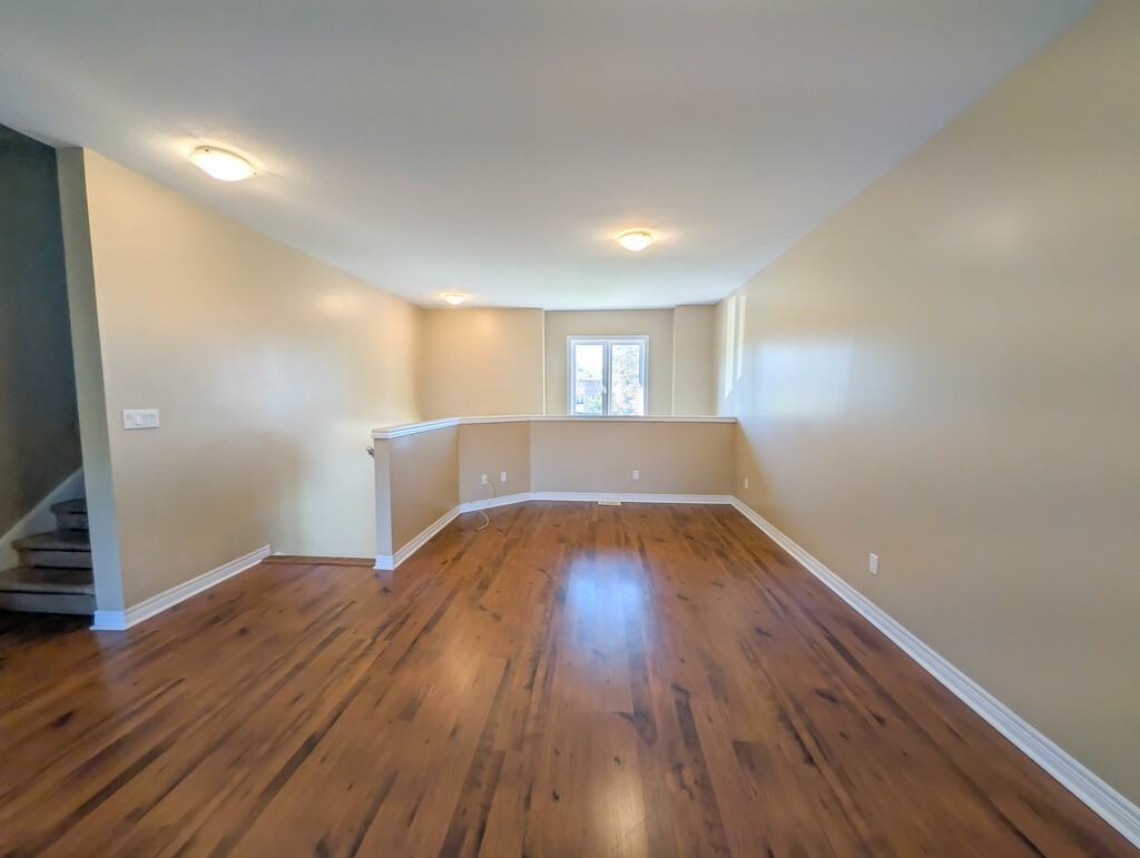 22 Carleton Street North - Photo 2 of 19