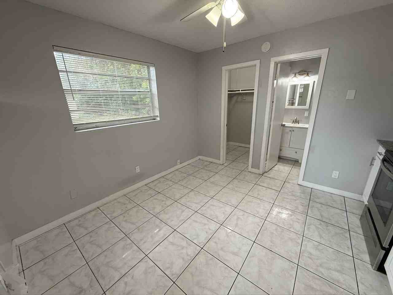 121 Nw 32nd Ave #12B - Photo 4 of 16