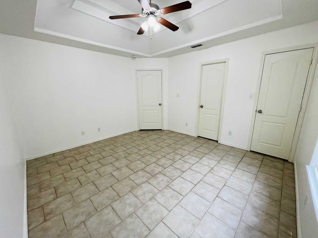 2401 Moonlight Ln #3 - Photo 5 of 13