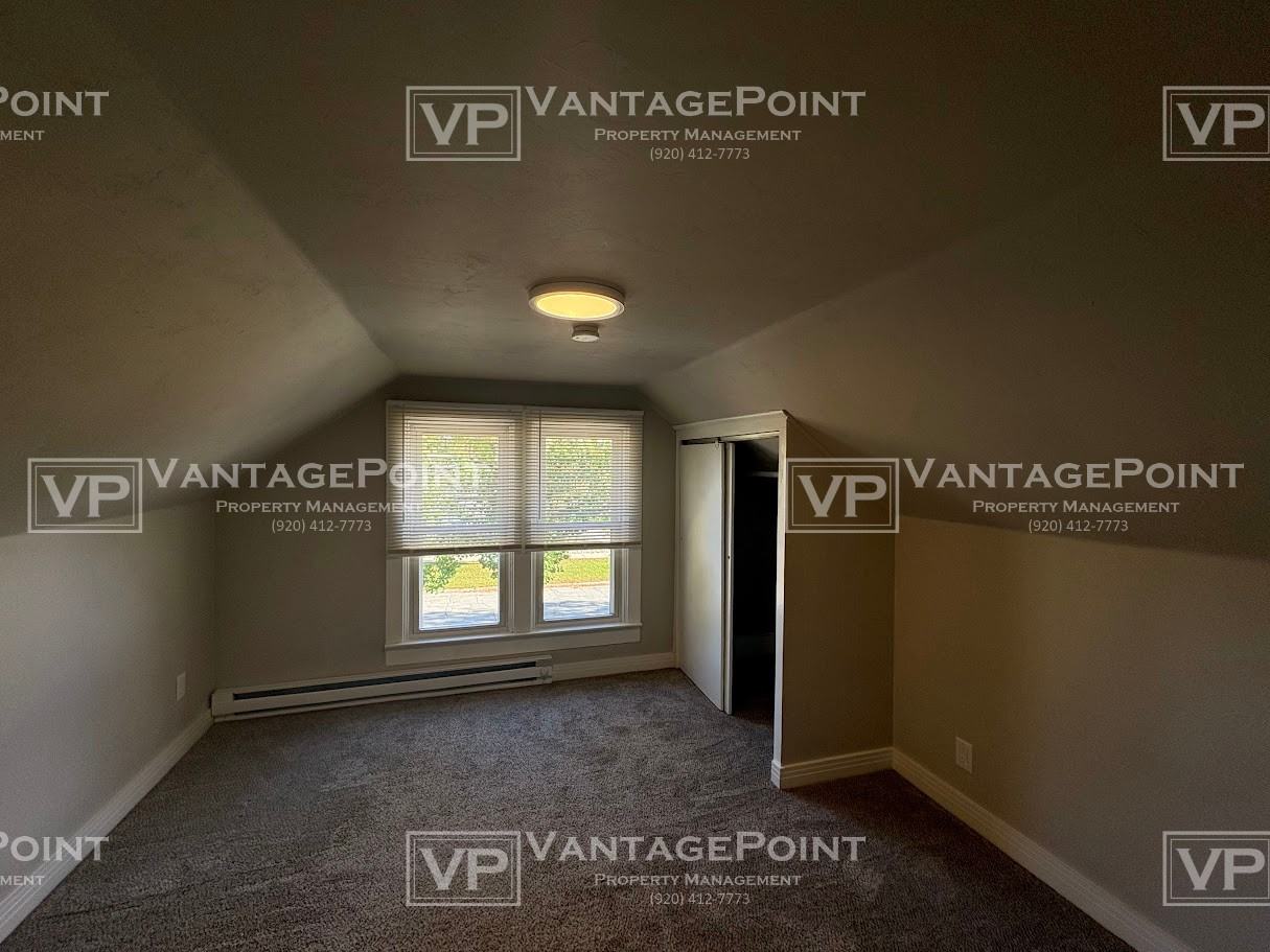 111 N Van Buren St Uppr - Photo 7 of 11
