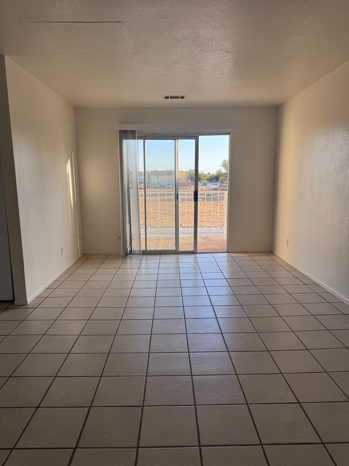 Vintage Apartments - Photo 3 of 15
