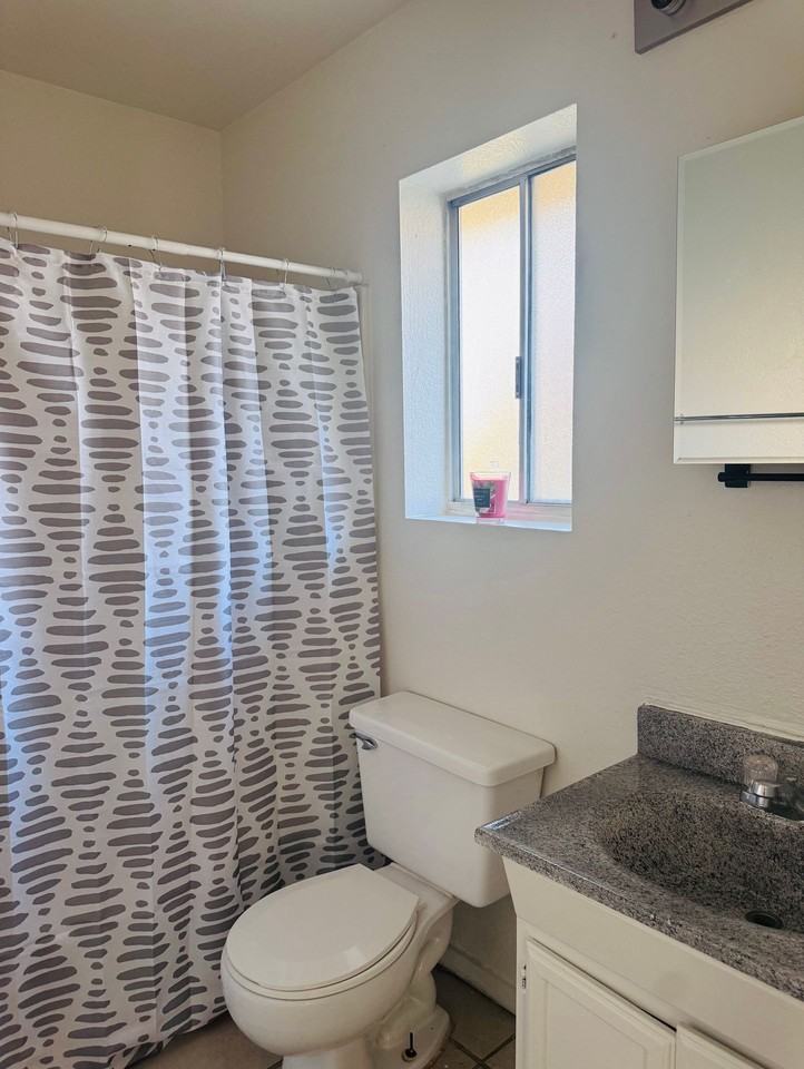 Vintage Apartments - Photo 4 of 15