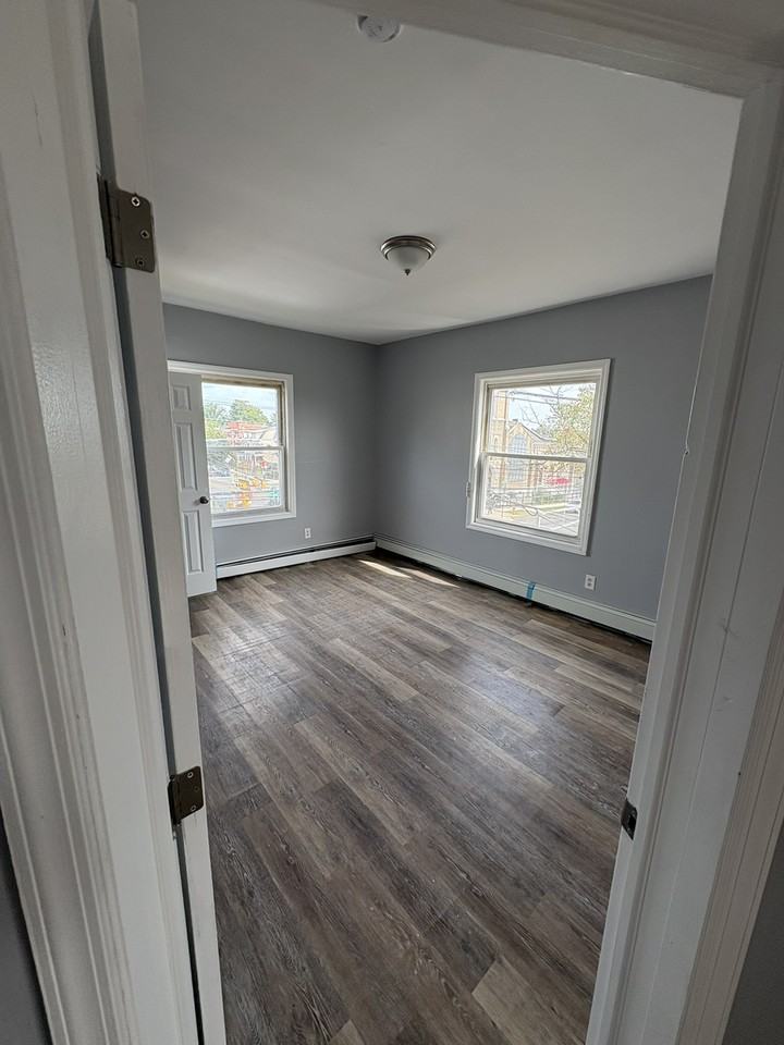 188 Grafton Ave - Photo 5 of 10