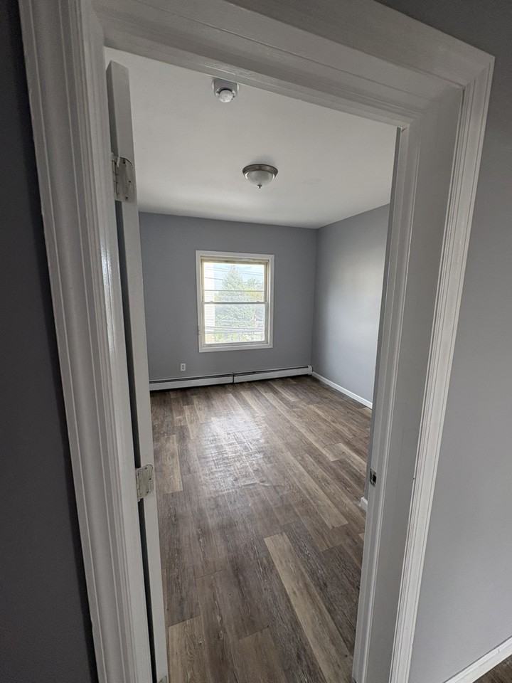 188 Grafton Ave - Photo 4 of 10