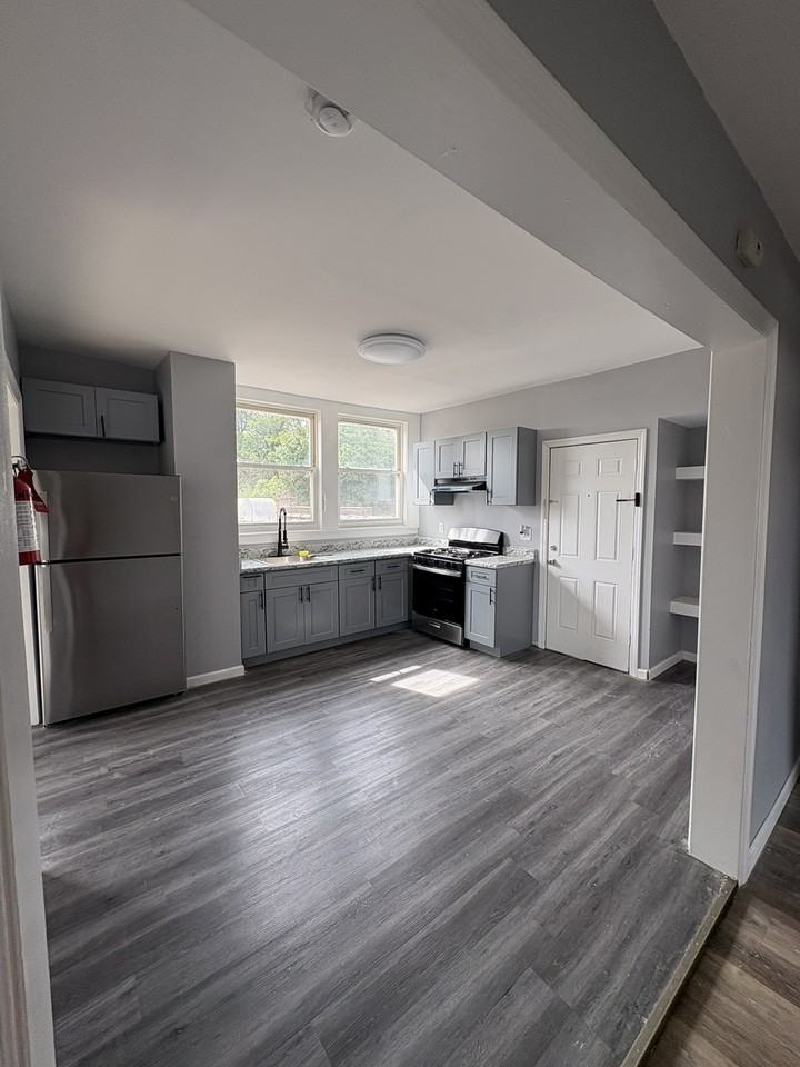 188 Grafton Ave - Photo 7 of 10