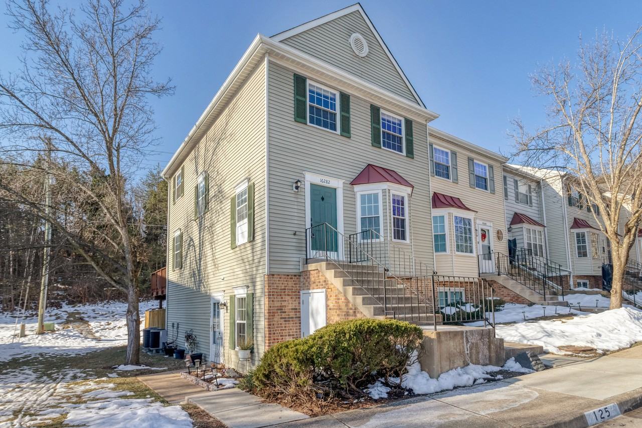 16282 Taconic Cir #1 - Photo 3 of 35