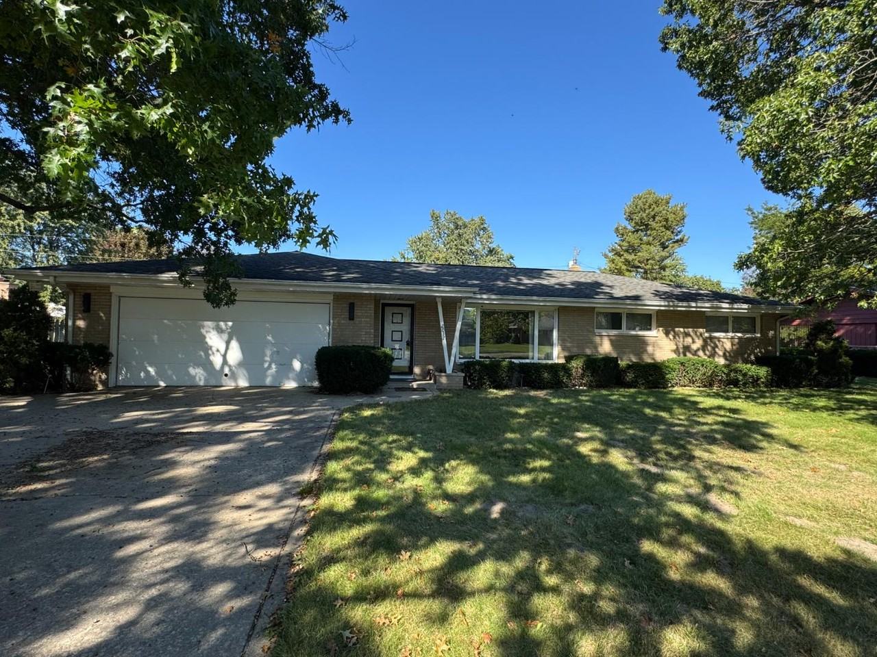 2017 Anthony Dr - Photo 2 of 20