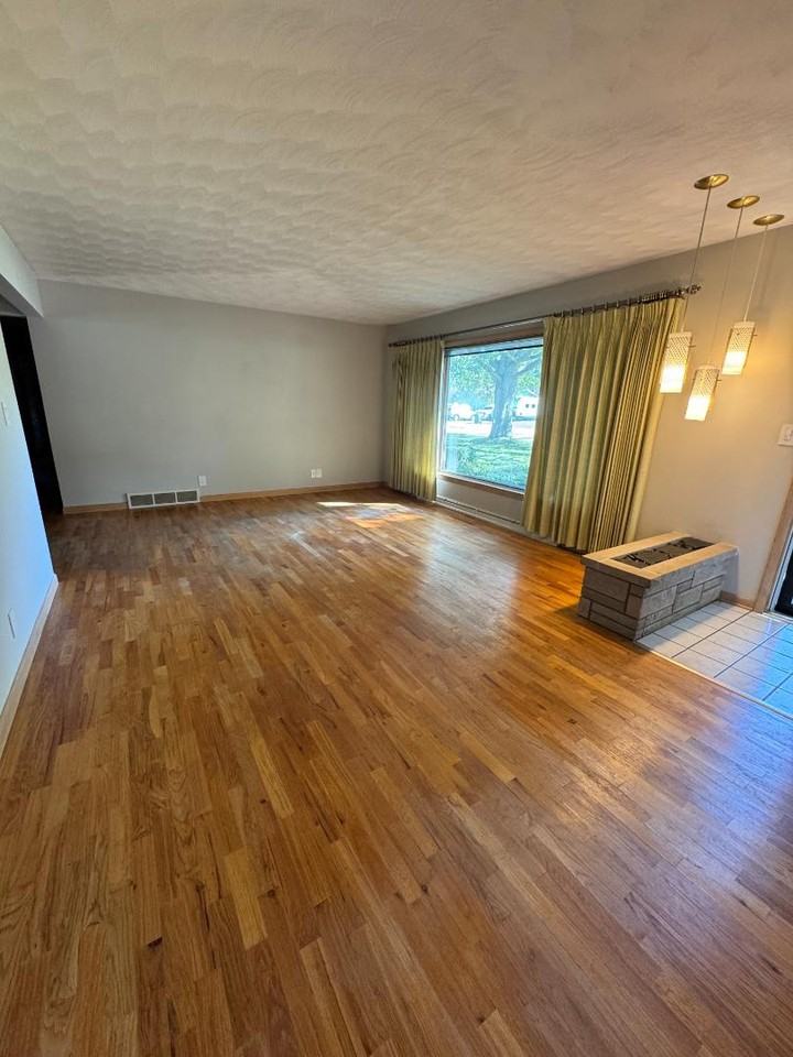 2017 Anthony Dr - Photo 3 of 20
