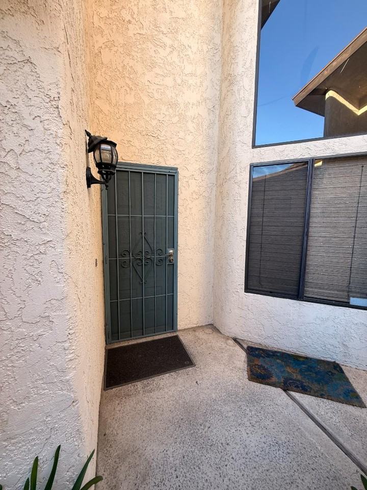8267 San Bernardino Rd - Photo 7 of 20