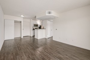 featured image of 1725 Grismer Ave