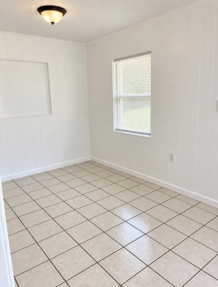 1906 N 16 StUnit A #A - Photo 5 of 11