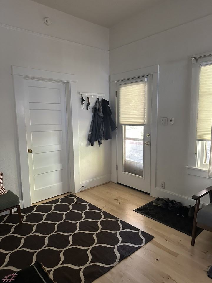 1029 Jackson St #1 - Photo 4 of 40