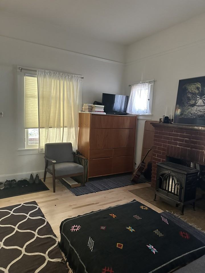 1029 Jackson St #1 - Photo 5 of 40