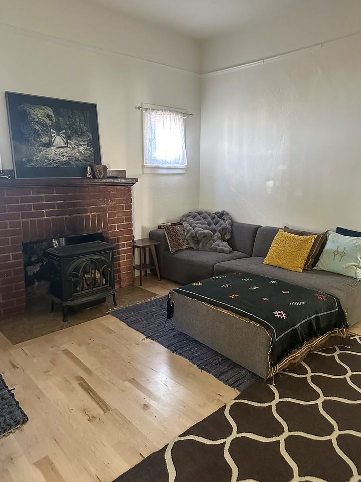 1029 Jackson St #1 - Photo 6 of 40