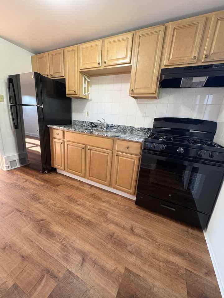 71 S Evergreen Ave #B