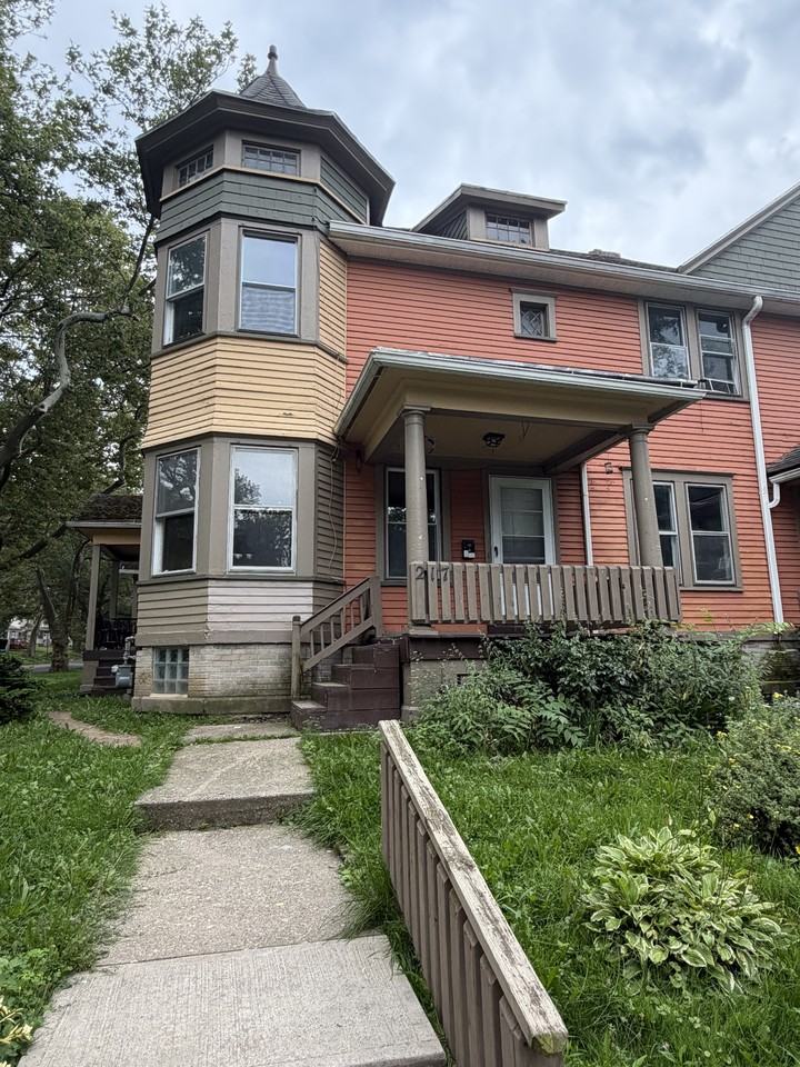 217 Birr St #217
