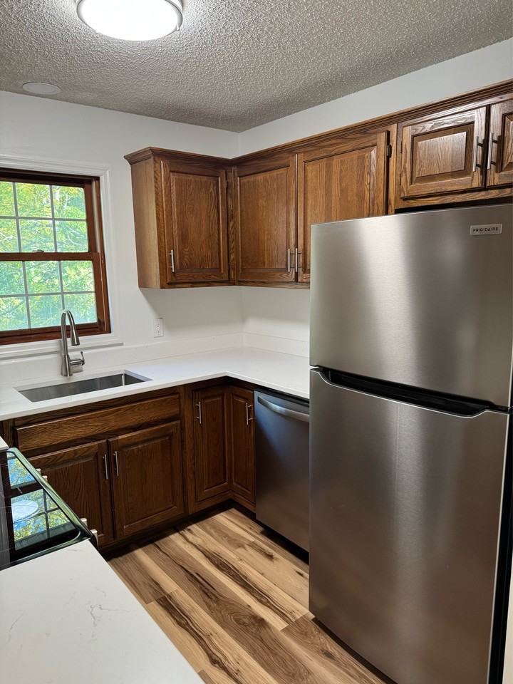 206 Urbandale Pkwy #1 - Photo 4 of 18