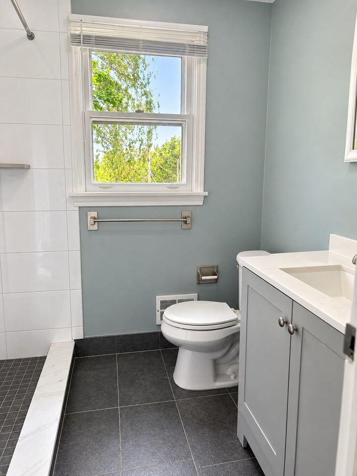 1071/1073 Bay Road #1073 - Photo 6 of 16