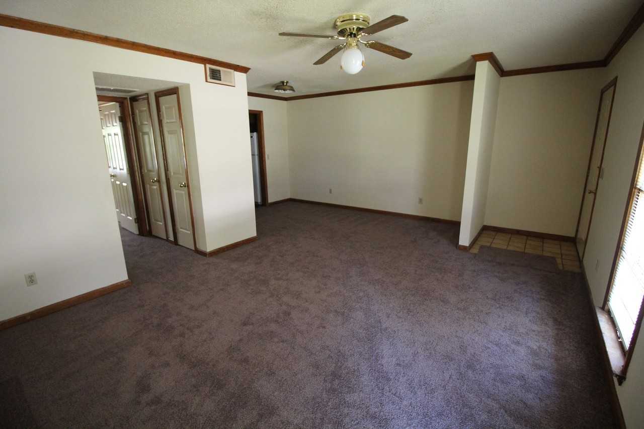121 Wynn Way #A - Photo 3 of 10