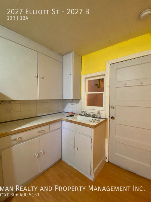2027 Elliott St - Photo 2 of 10