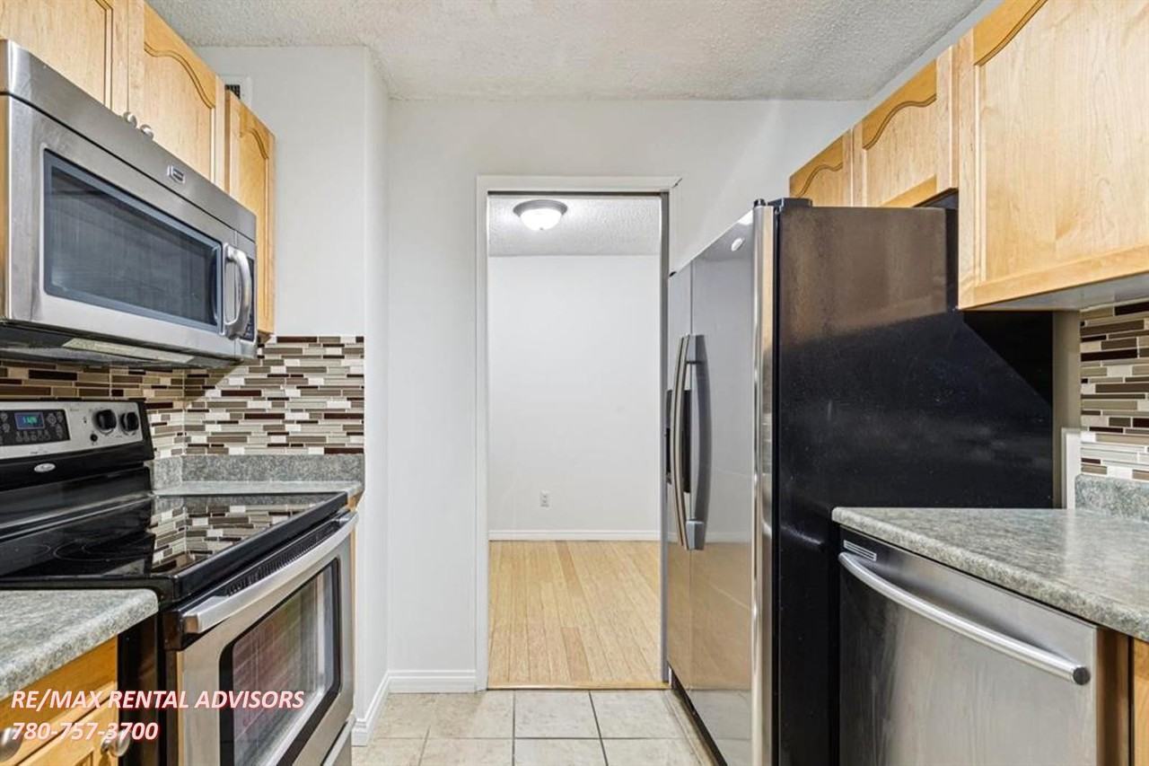 537 14 Ave Sw - Photo 2 of 13