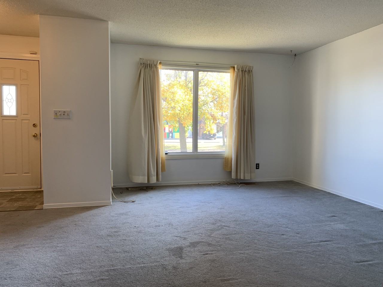 863 Sheppard St - Photo 6 of 21