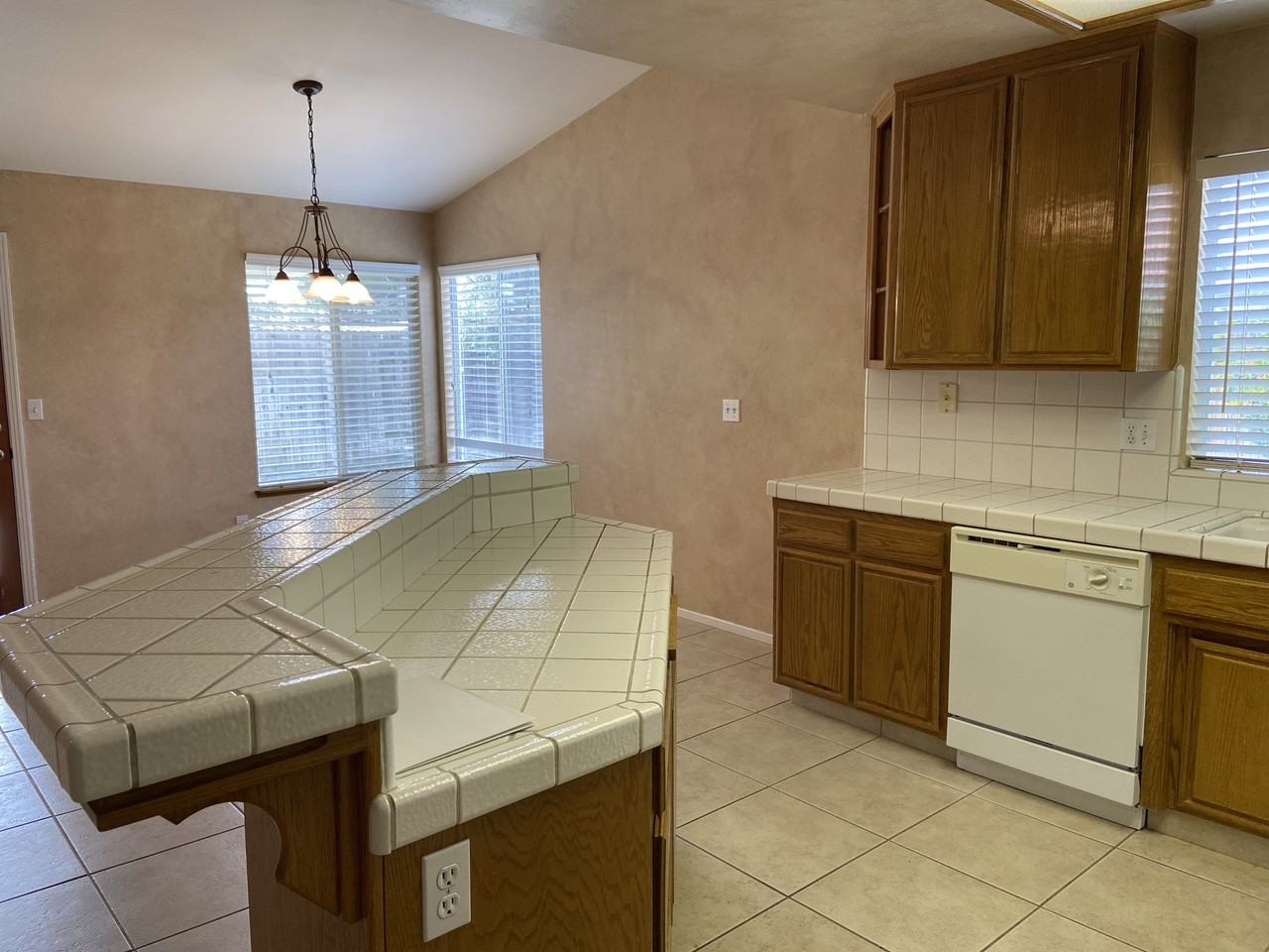 511 Snowridge Dr #1 - Photo 3 of 14