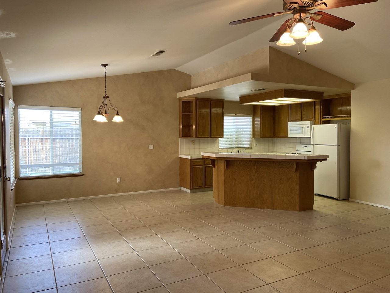 511 Snowridge Dr #1 - Photo 5 of 14