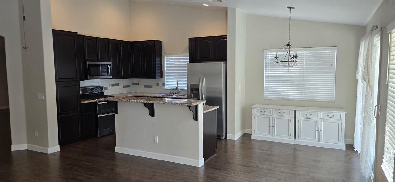 574 Lawrence Ct #1 - Photo 5 of 20