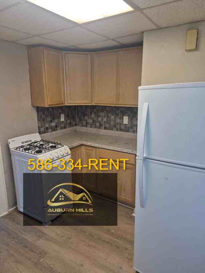 190 Augusta Avenue - 1Unit 1 #1 - Photo 4 of 13