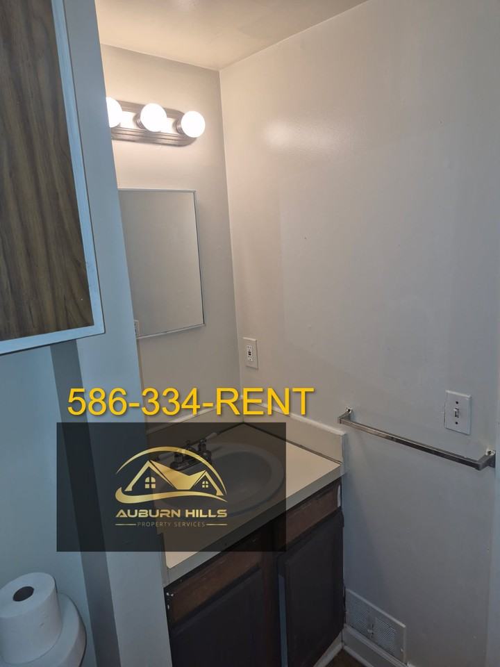 190 Augusta Avenue - 1Unit 1 #1 - Photo 5 of 13