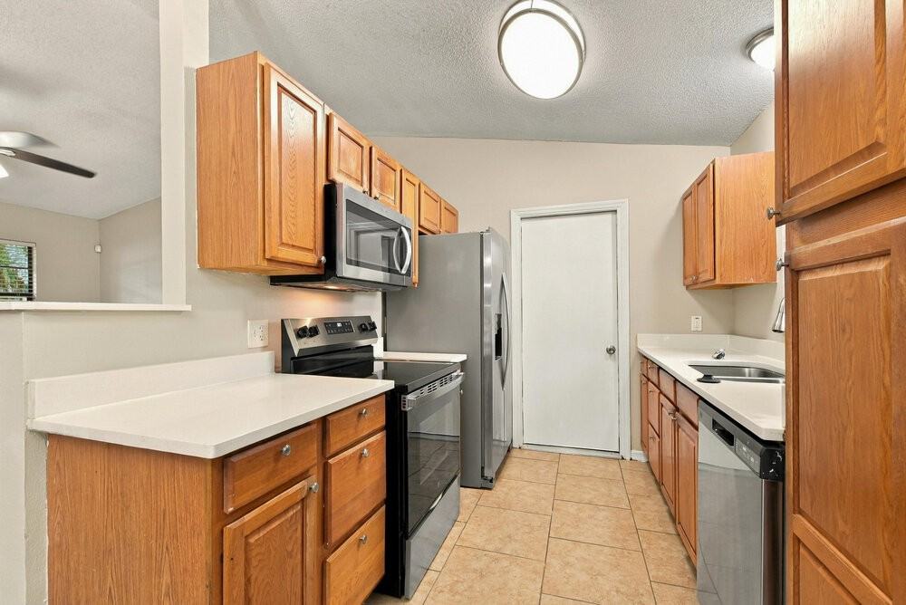 2822 Colfax St - Photo 7 of 16