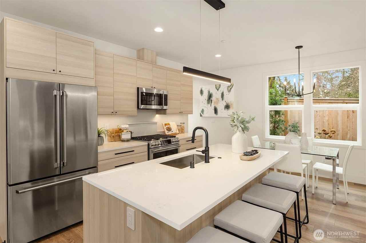 817 18th Ave W #1 - Photo 3 of 10